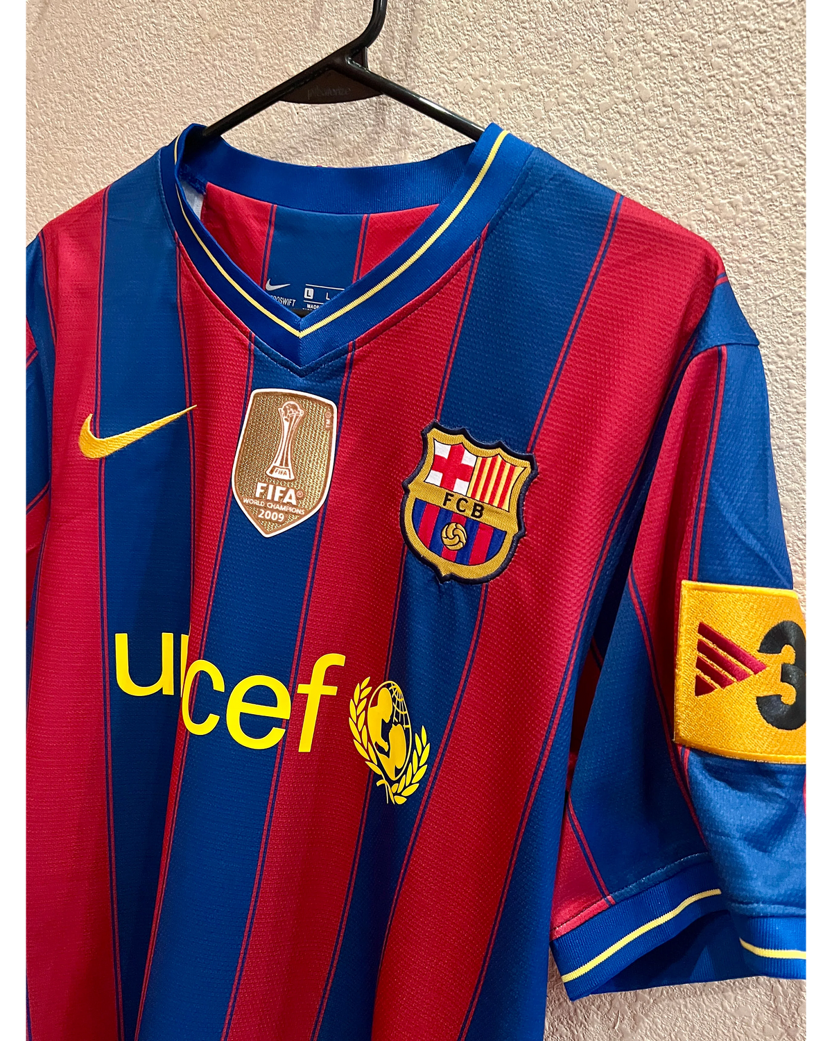 Lionel Messi Barcelona 2009-2010 Home Retro Football Jersey