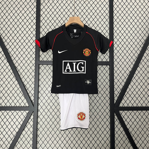 MANCHESTER UNITED BLACK 07/08 CHILDREN'S SET (RETRO)