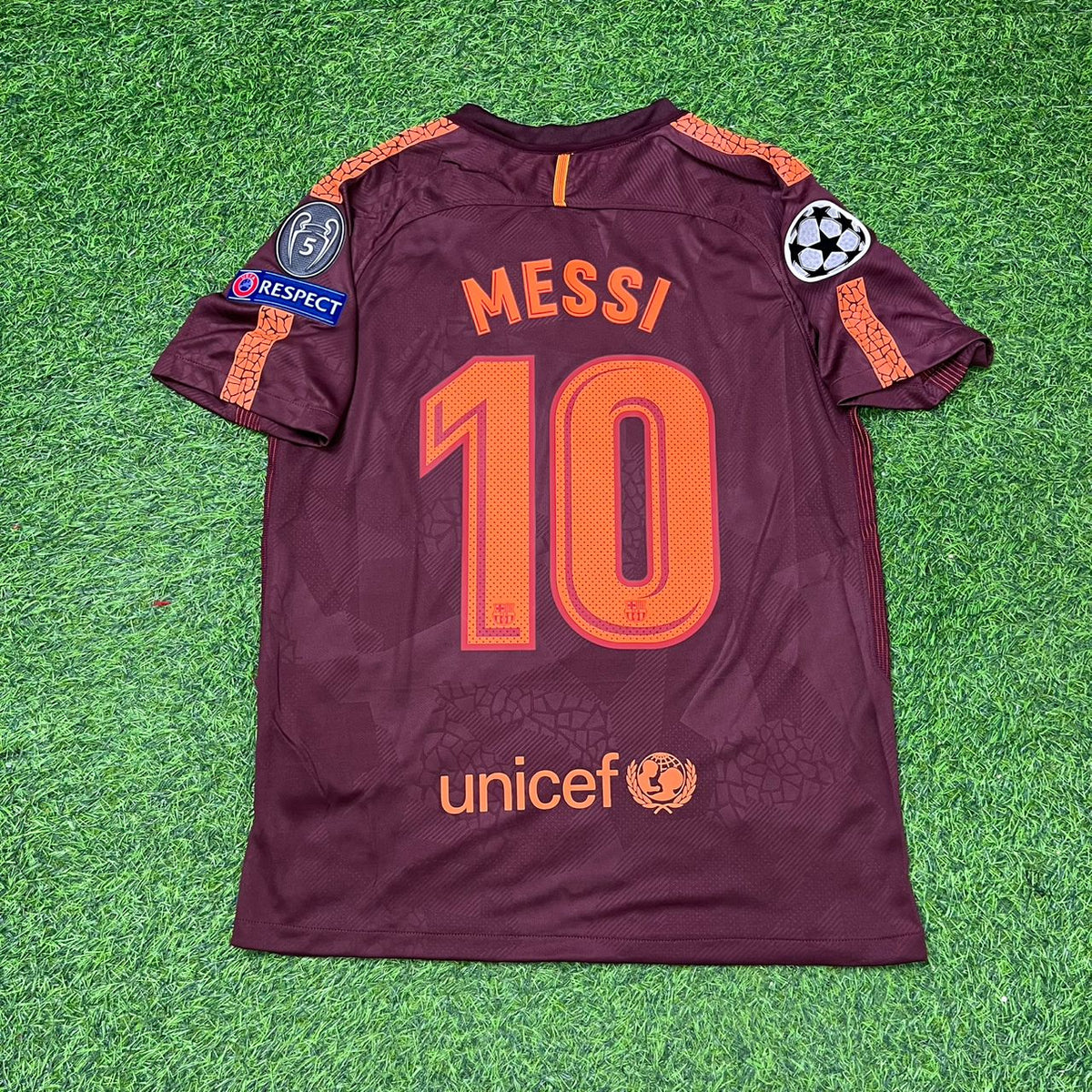 Lionel Messi Barcelona 2017-2018 Third Retro Football Jersey