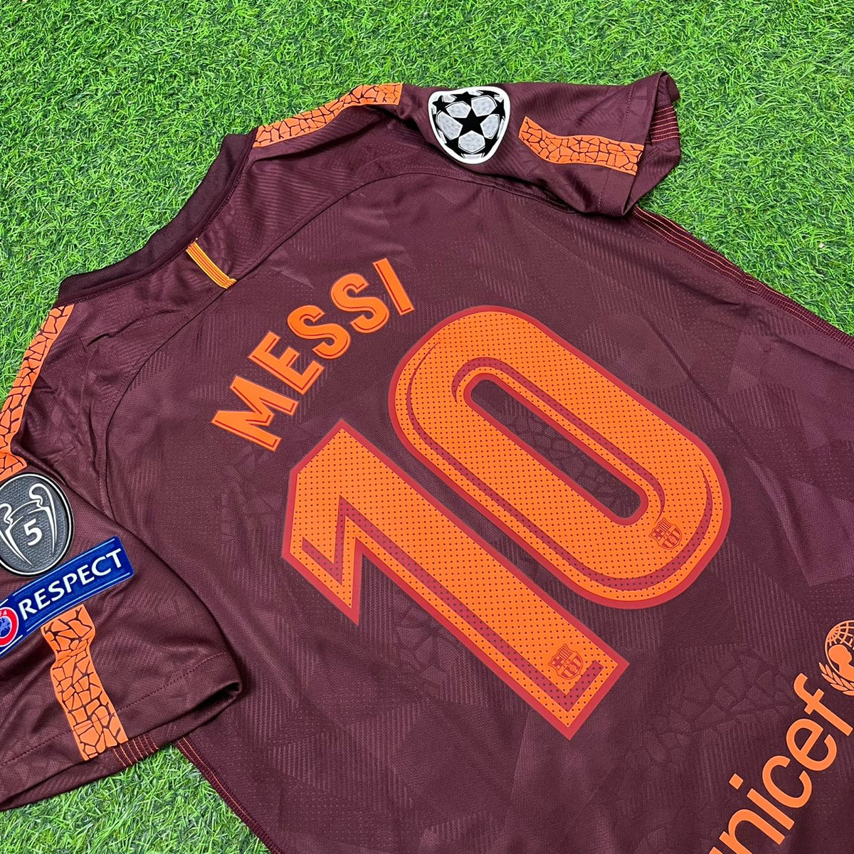 Lionel Messi Barcelona 2017-2018 Third Retro Football Jersey